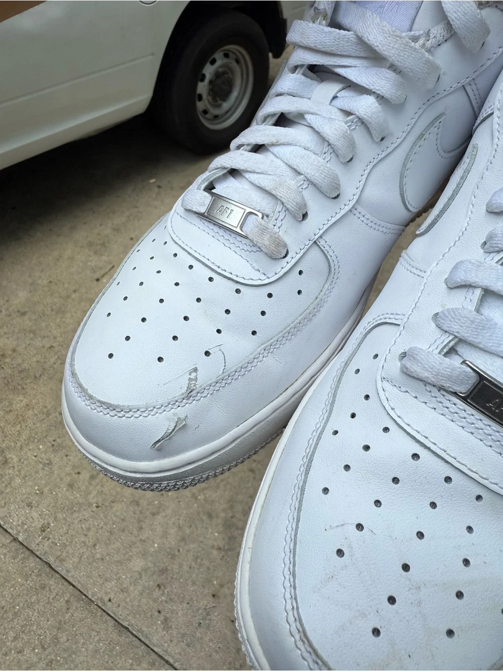 Nike Air Force 1 '07 Low Top Triple White Sneakers CW2288-111 Men Size 11.5 Used